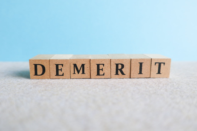 根管治療の自費診療を選択するデメリットのイメージ