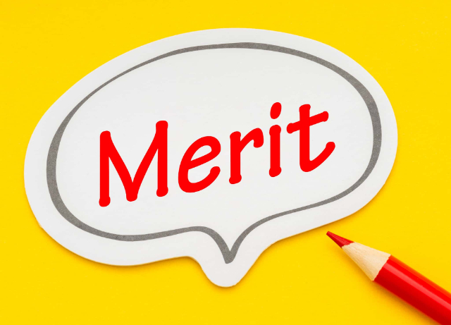 歯のクリーニングを受けるメリットを示す文字