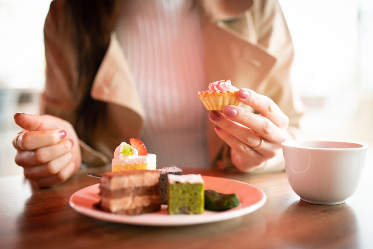 糖分の多い食事を好む女性